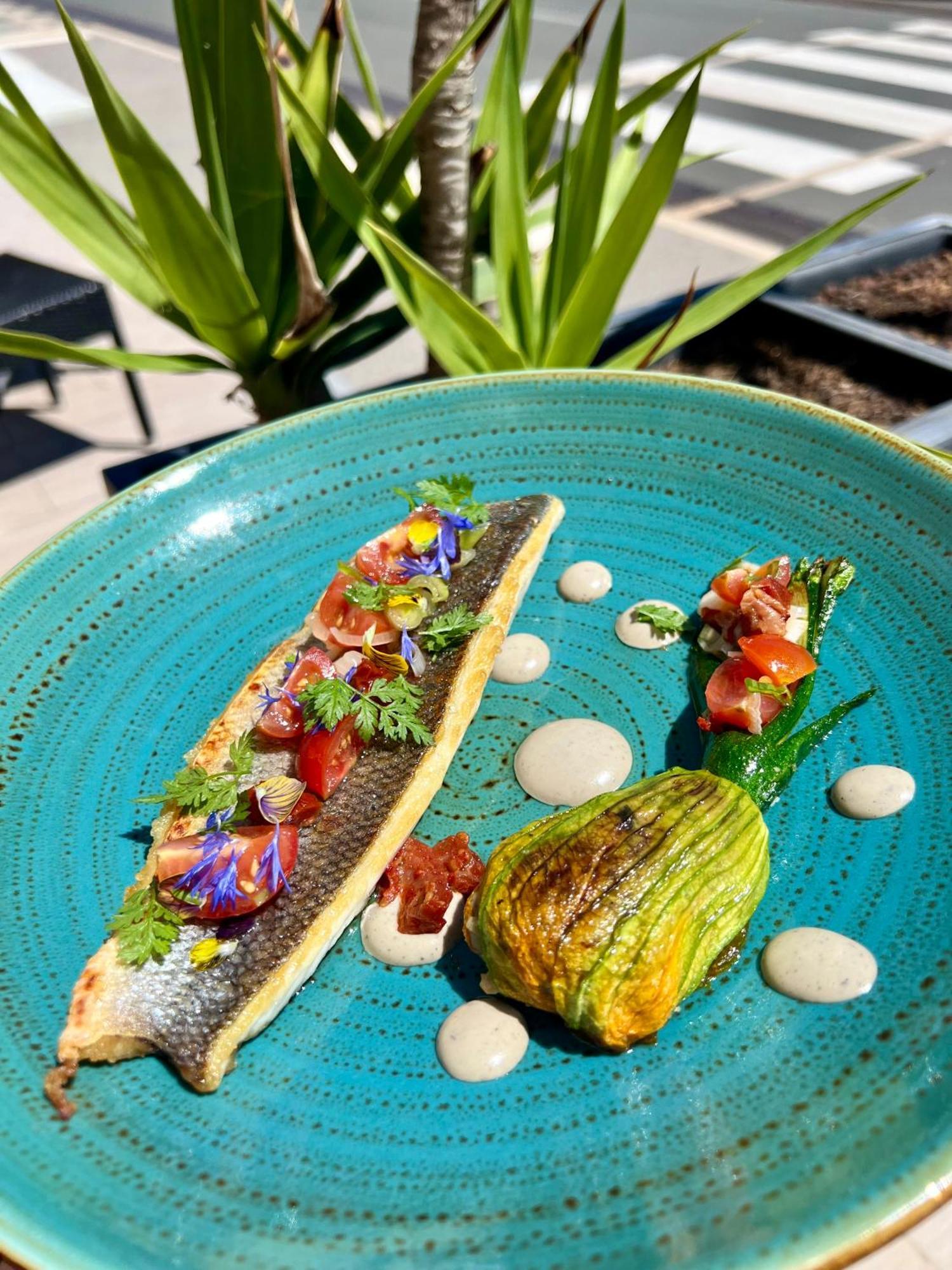 פור-א-נובל Logis Hotel & Restaurant Mediterranee מראה חיצוני תמונה
