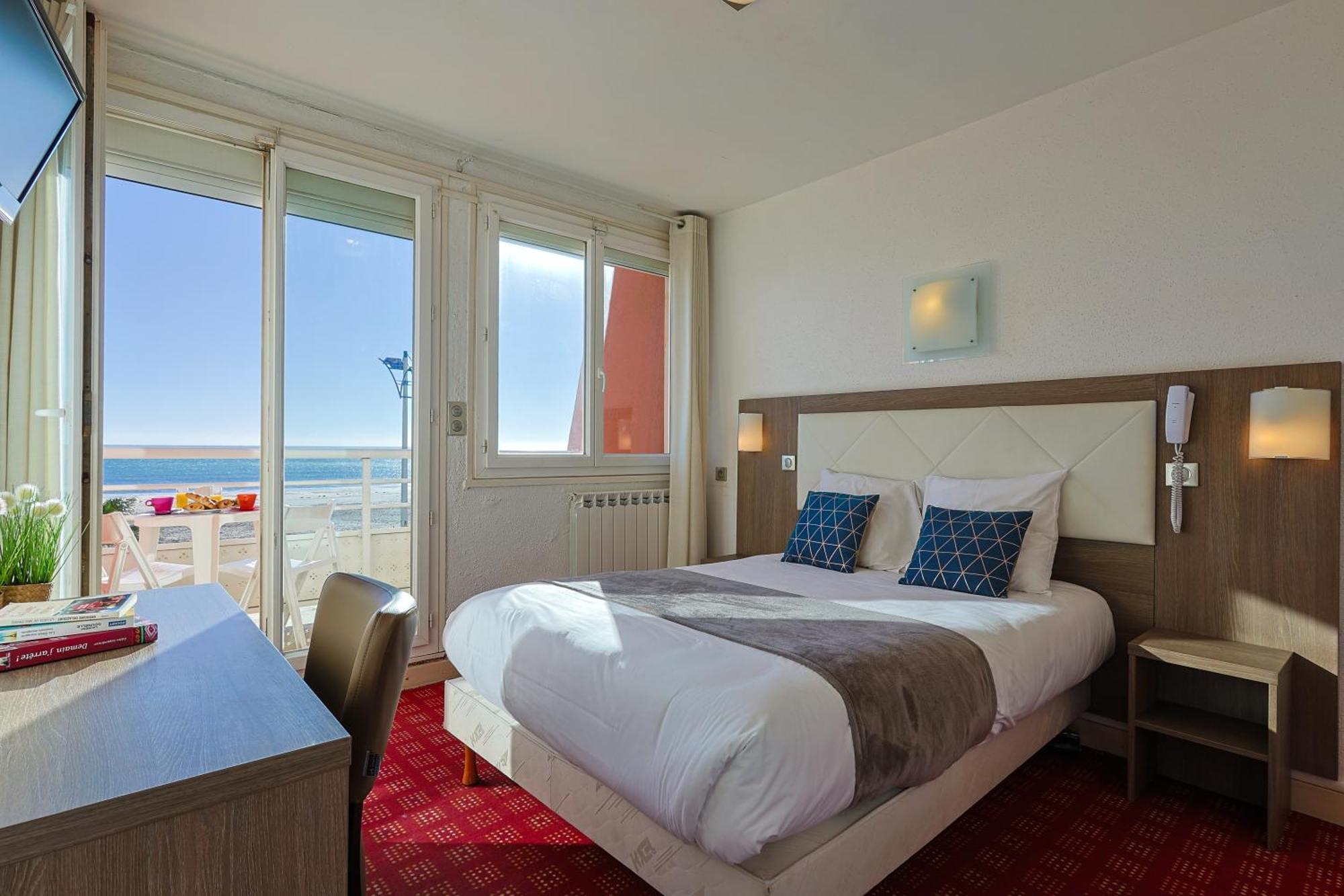 פור-א-נובל Logis Hotel & Restaurant Mediterranee מראה חיצוני תמונה
