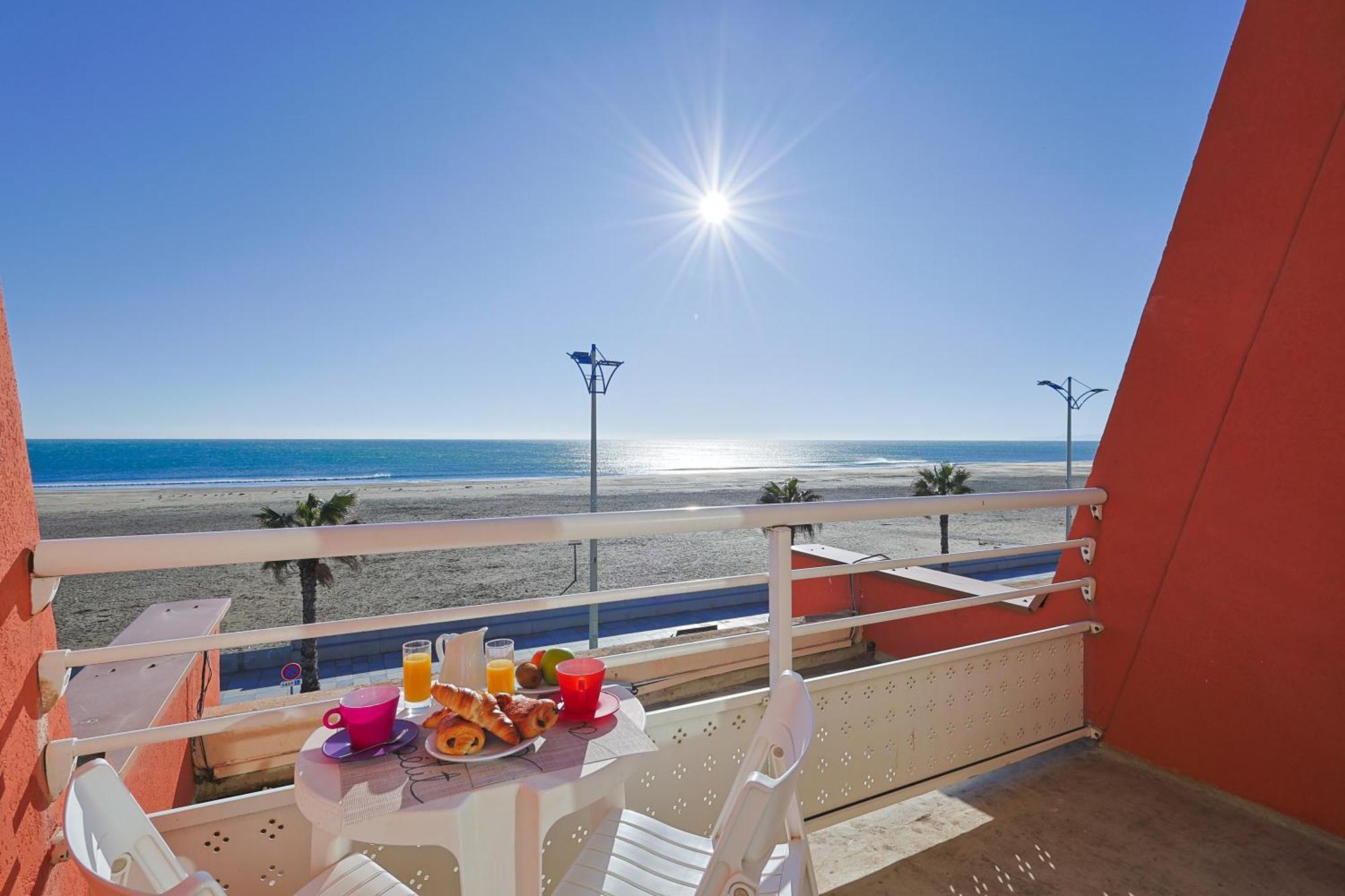 פור-א-נובל Logis Hotel & Restaurant Mediterranee מראה חיצוני תמונה