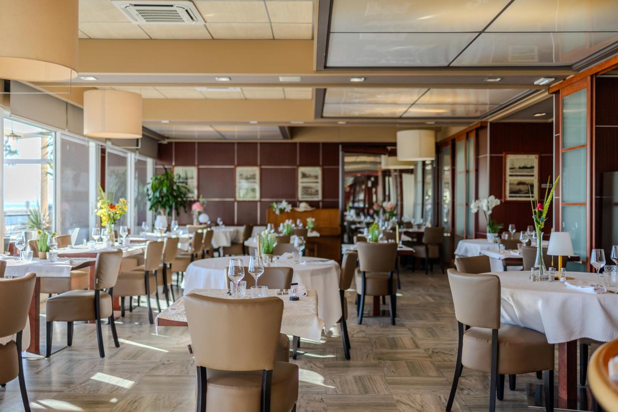 פור-א-נובל Logis Hotel & Restaurant Mediterranee מראה חיצוני תמונה