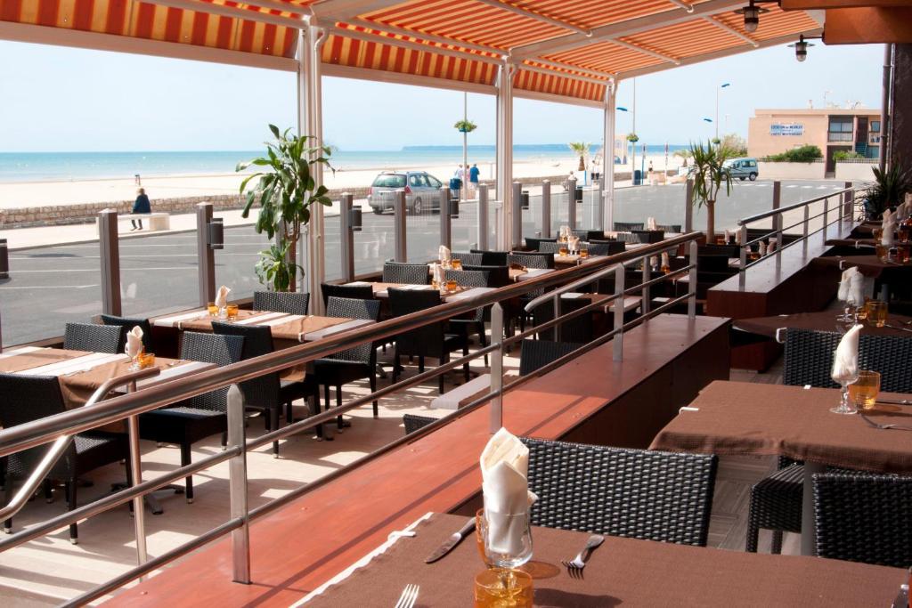 פור-א-נובל Logis Hotel & Restaurant Mediterranee מראה חיצוני תמונה